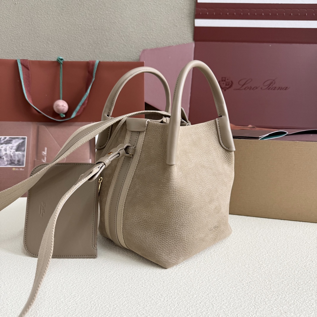 Loro Piana Small Bale bag Grained Calfskin Light Mastic | Loro Piana