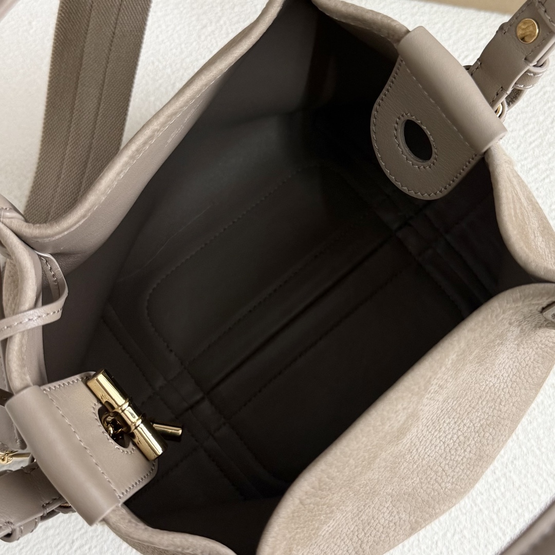 Loro Piana Small Bale bag Grained Calfskin Light Mastic | Loro Piana
