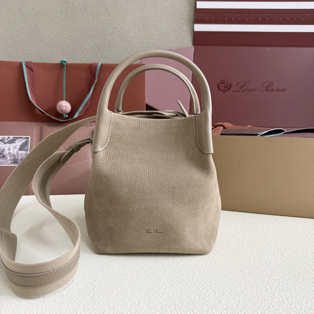 Loro Piana Small Bale bag Grained Calfskin Light Mastic | Loro Piana