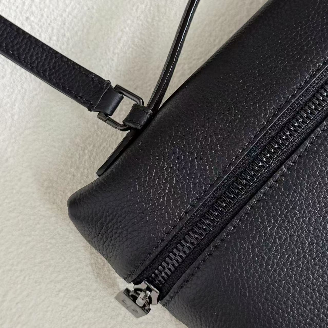 Loro Piana - Full-Grain Leather Pouch Loro Piana Loro Piana04919