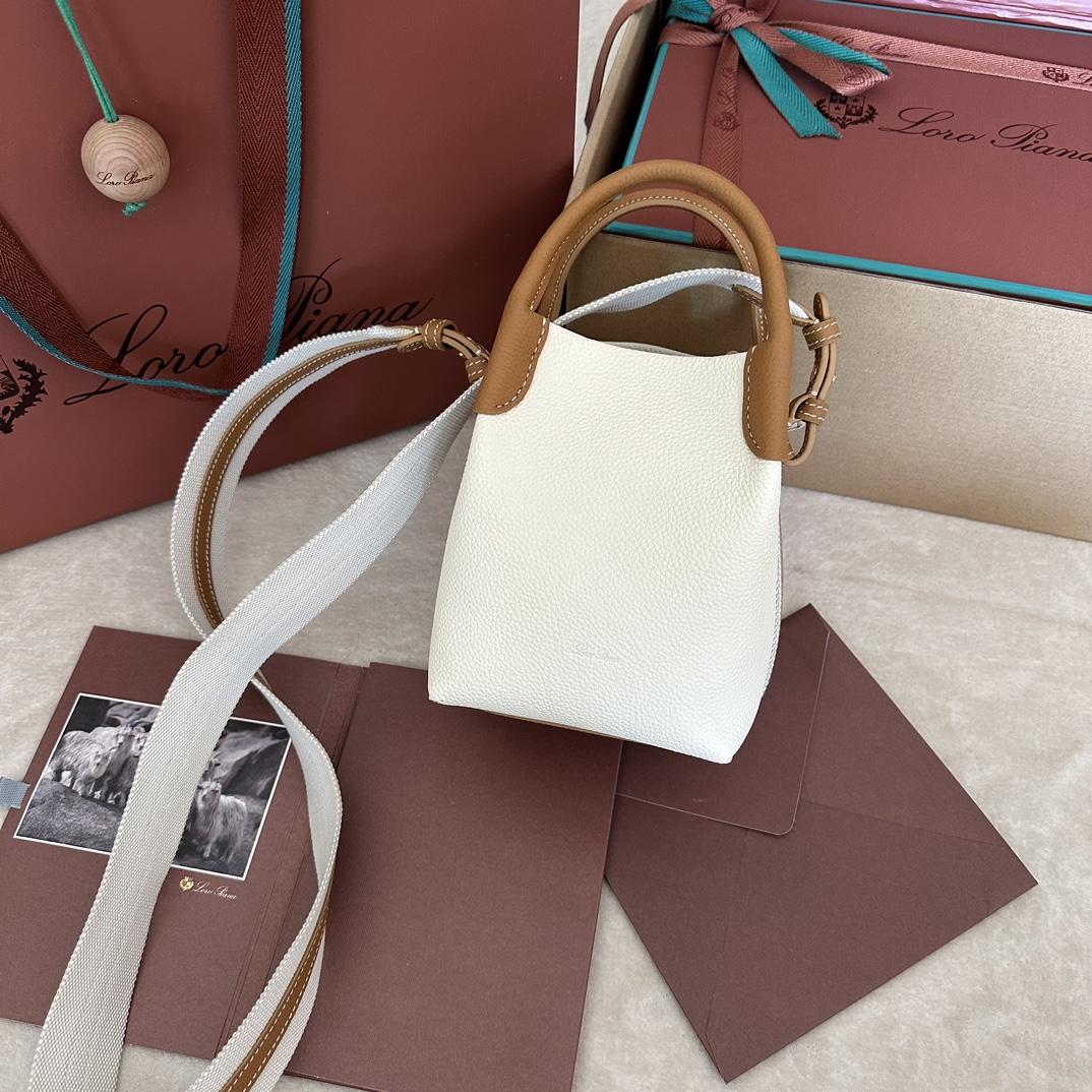Loro Piana Small Bale bag Calfskin Whisper White/Wheat Bran/Sun Gold | Loro Piana CC