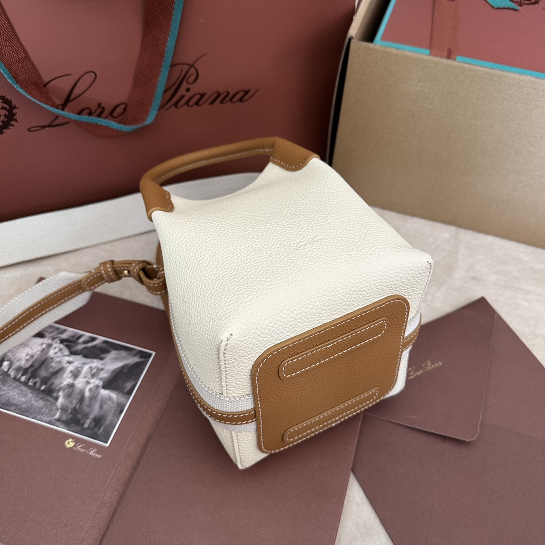 Loro Piana Small Bale bag Calfskin Whisper White/Wheat Bran/Sun Gold | Loro Piana CC
