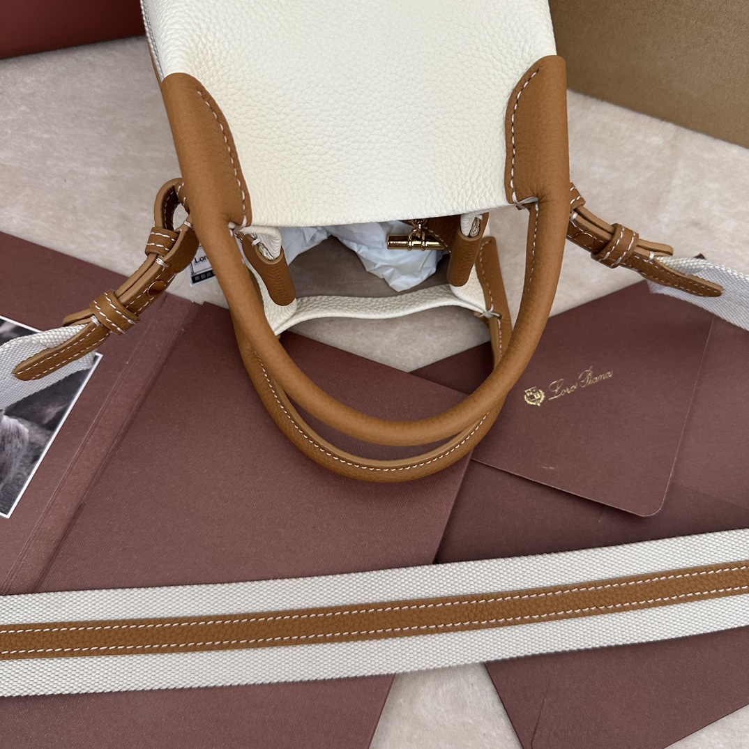 Loro Piana Small Bale bag Calfskin Whisper White/Wheat Bran/Sun Gold | Loro Piana CC