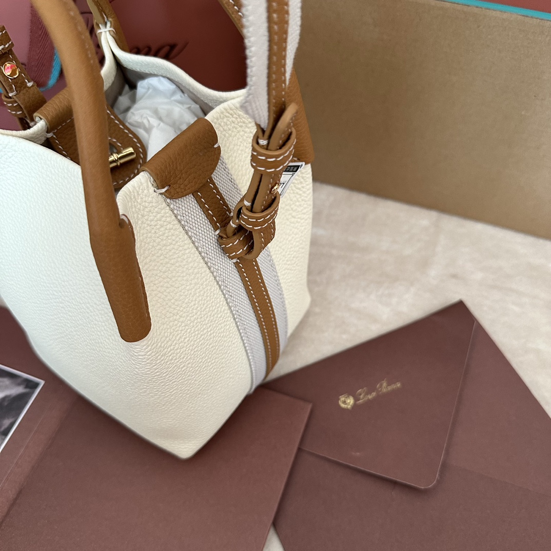 Loro Piana Small Bale bag Calfskin Whisper White/Wheat Bran/Sun Gold | Loro Piana CC