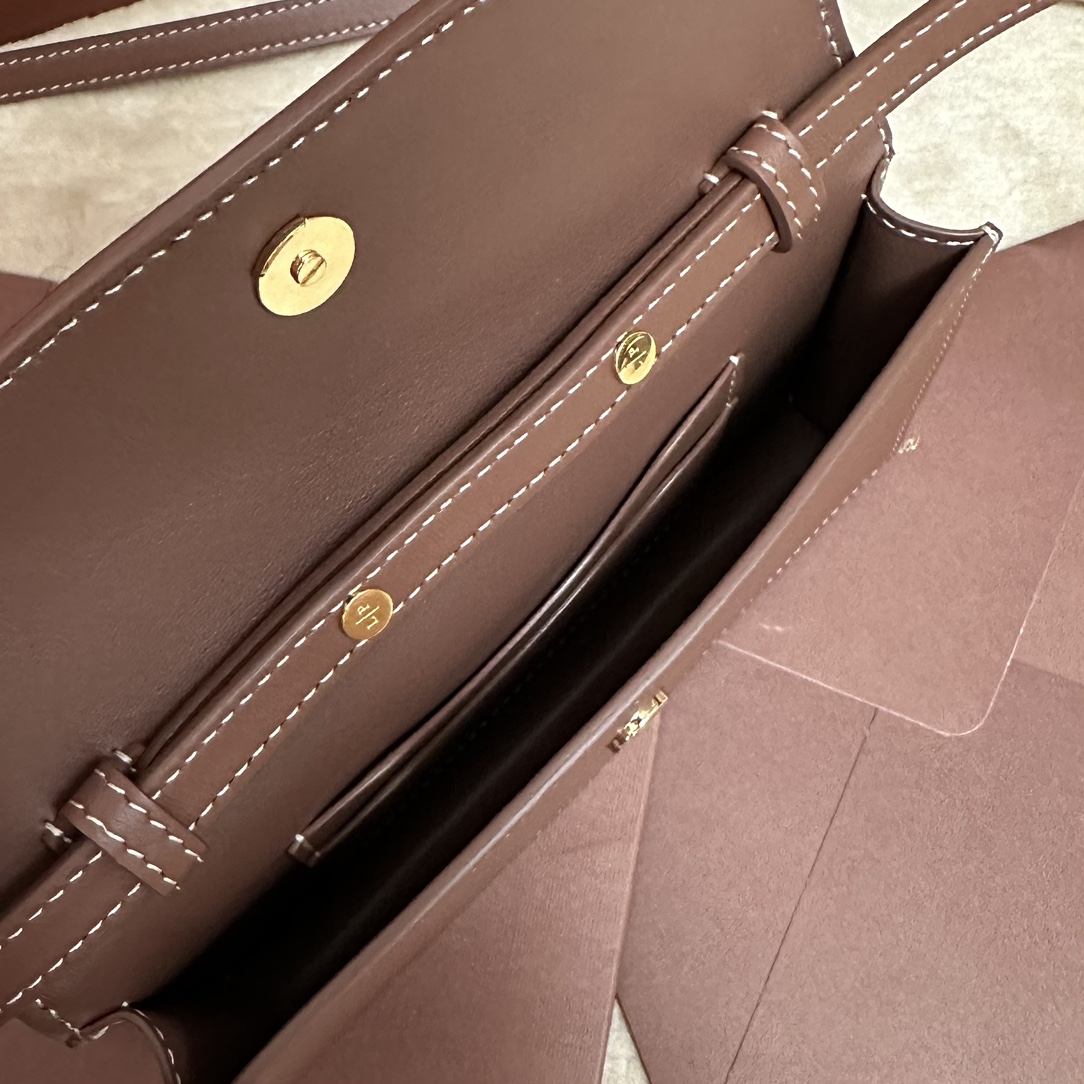 Loro Piana Extra Pochette Calfskin Caramel Sugar/Sun Gold | Loro Piana FR