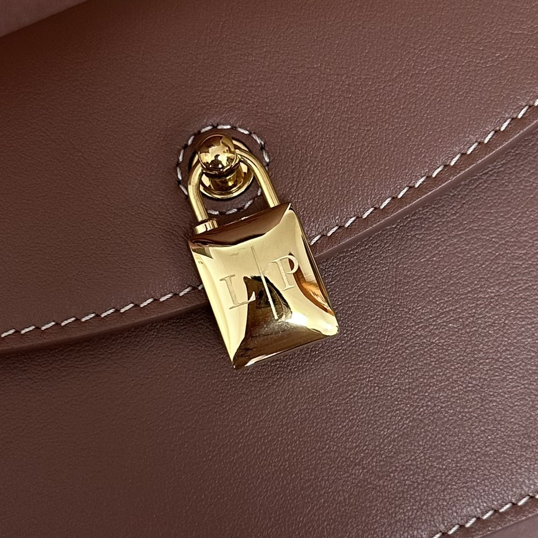 Loro Piana Extra Pochette Calfskin Caramel Sugar/Sun Gold | Loro Piana FR