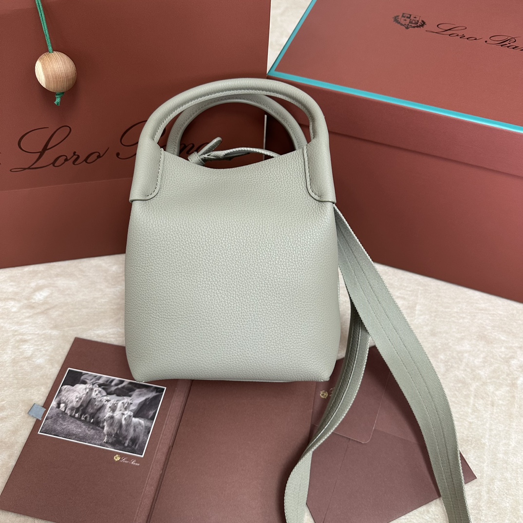 Loro Piana Micro Bale bag Grained Calfskin Yerba Mate | Loro Piana FR