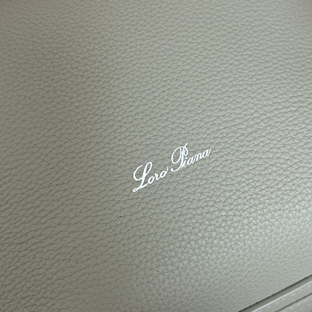 Loro Piana Micro Bale bag Grained Calfskin Yerba Mate | Loro Piana FR