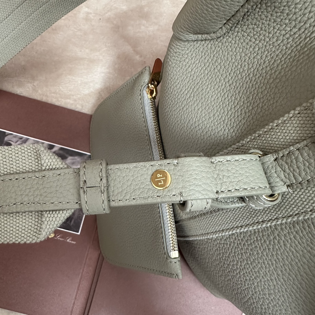 Loro Piana Micro Bale bag Grained Calfskin Yerba Mate | Loro Piana FR