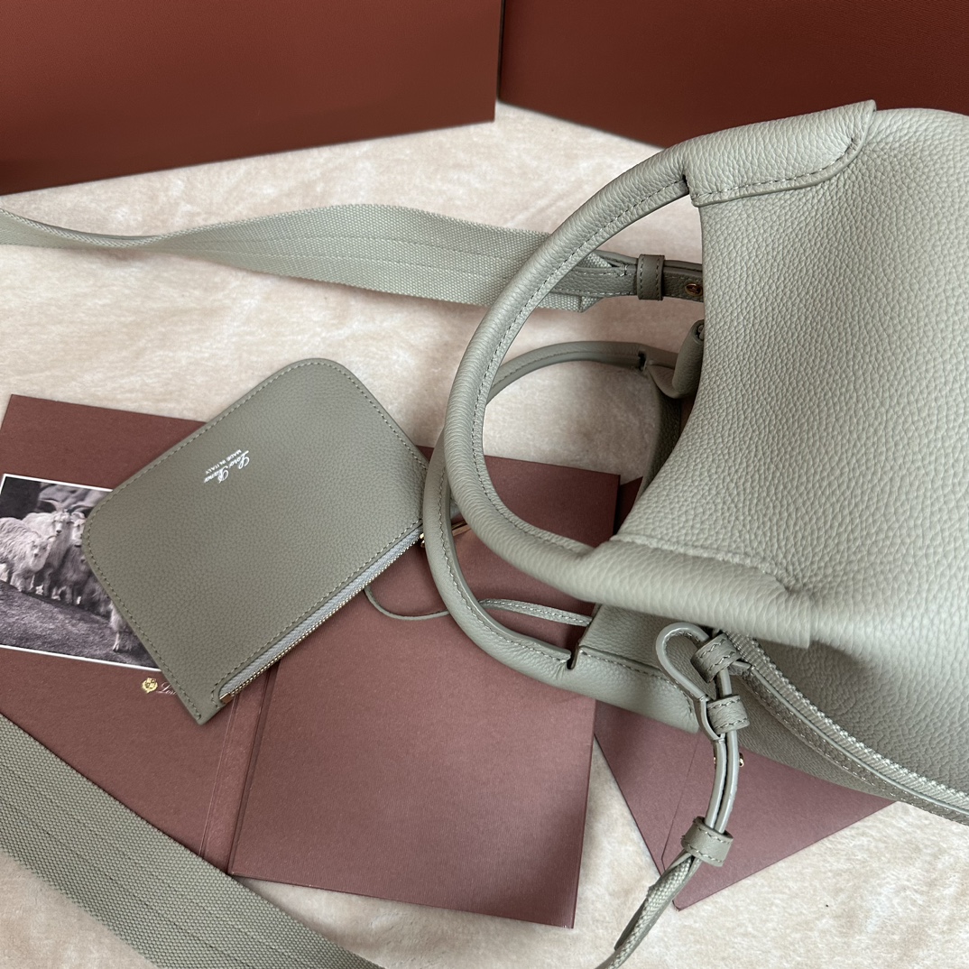 Loro Piana Micro Bale bag Grained Calfskin Yerba Mate | Loro Piana FR