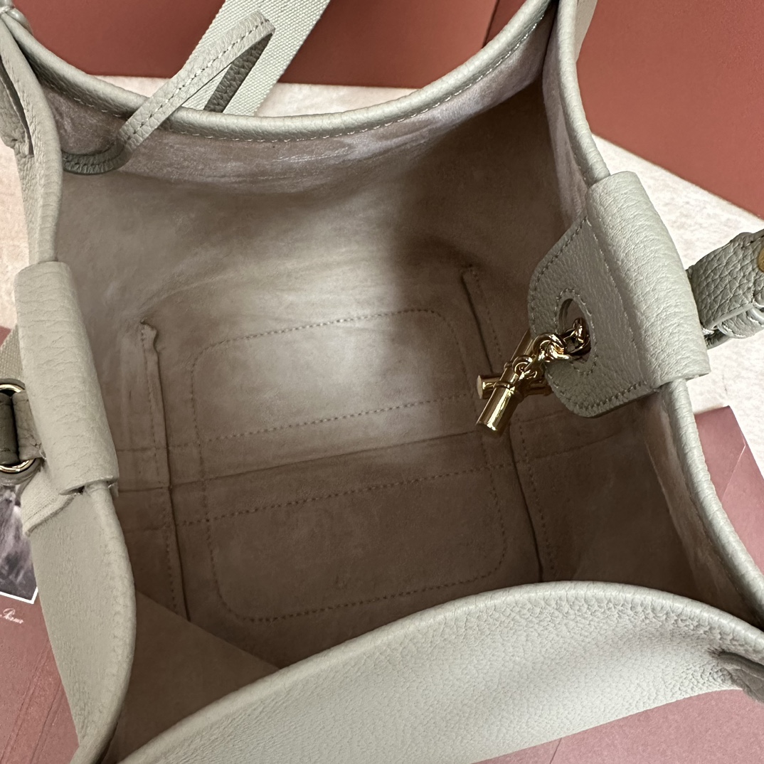 Loro Piana Micro Bale bag Grained Calfskin Yerba Mate | Loro Piana FR
