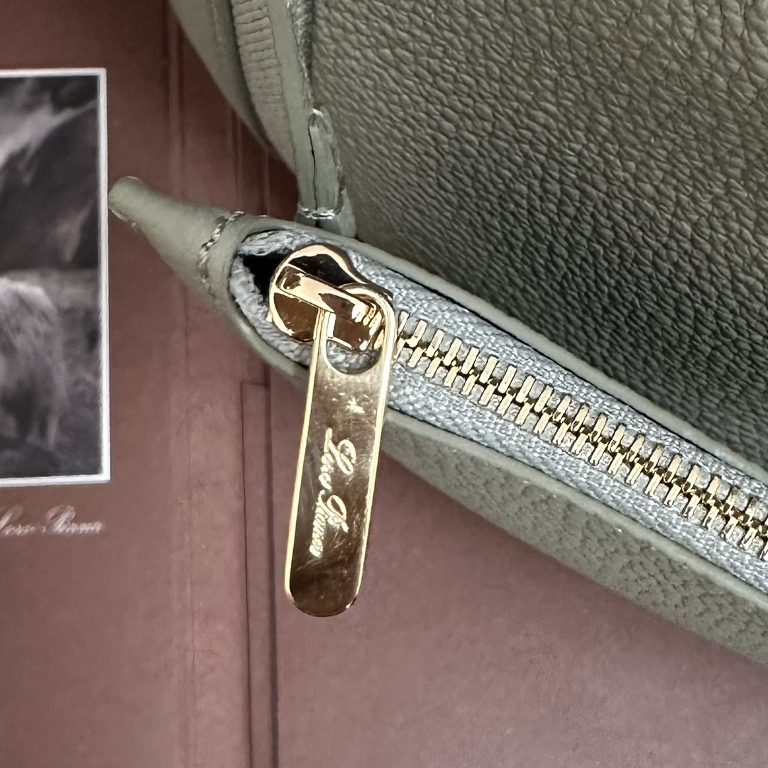 Loro Piana Large Bale bag Grained Calfskin Yerba Mate | Loro Piana