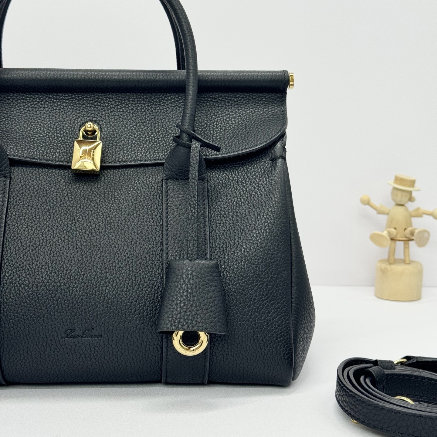 Loro Piana Loom bag L25 Calfskin Black/Sun Gold | Loro Piana FR