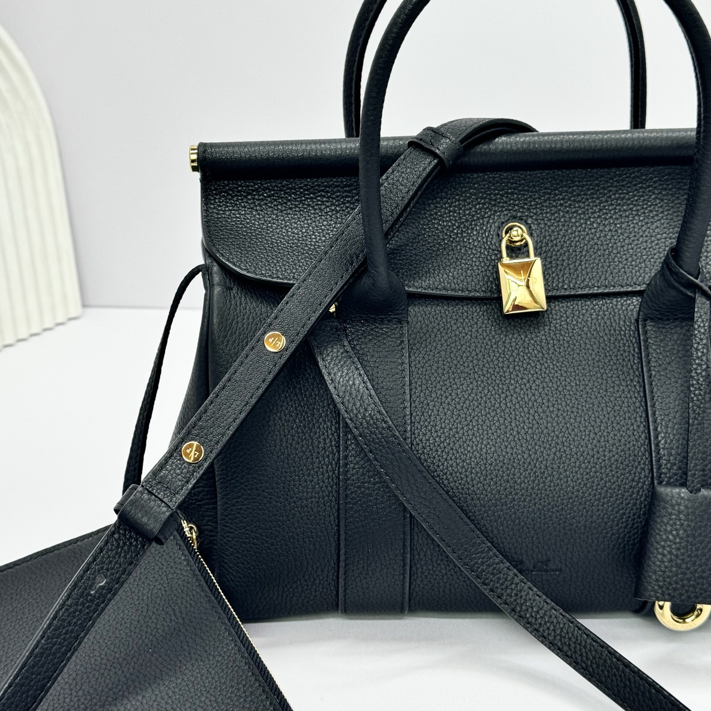Loro Piana Loom bag L25 Calfskin Black/Sun Gold | Loro Piana FR