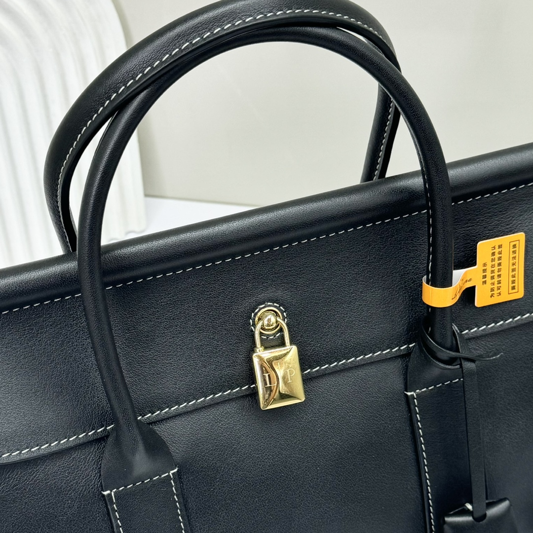 Loro Piana Loom bag L32 Smooth Calfskin Black | Loro Piana SI