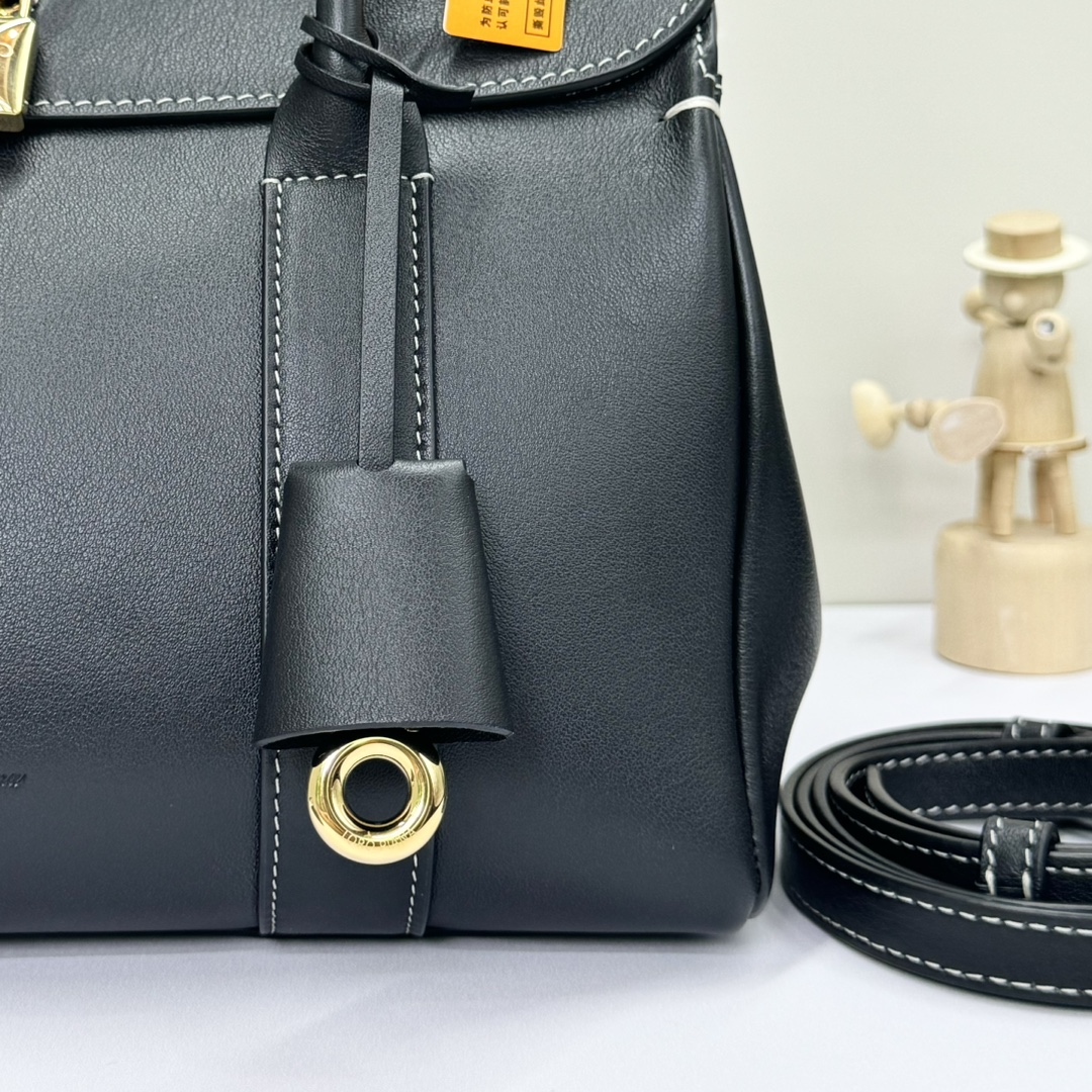 Loro Piana Loom bag L32 Smooth Calfskin Black | Loro Piana SI