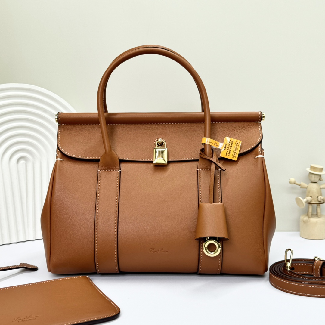 Loro Piana Loom bag L25 Calfskin Warm Tan/Sun Gold | Loro Piana FR