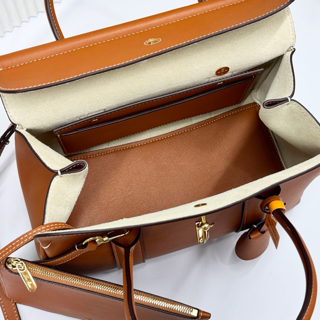Loro Piana Loom bag L25 Calfskin Warm Tan/Sun Gold | Loro Piana FR