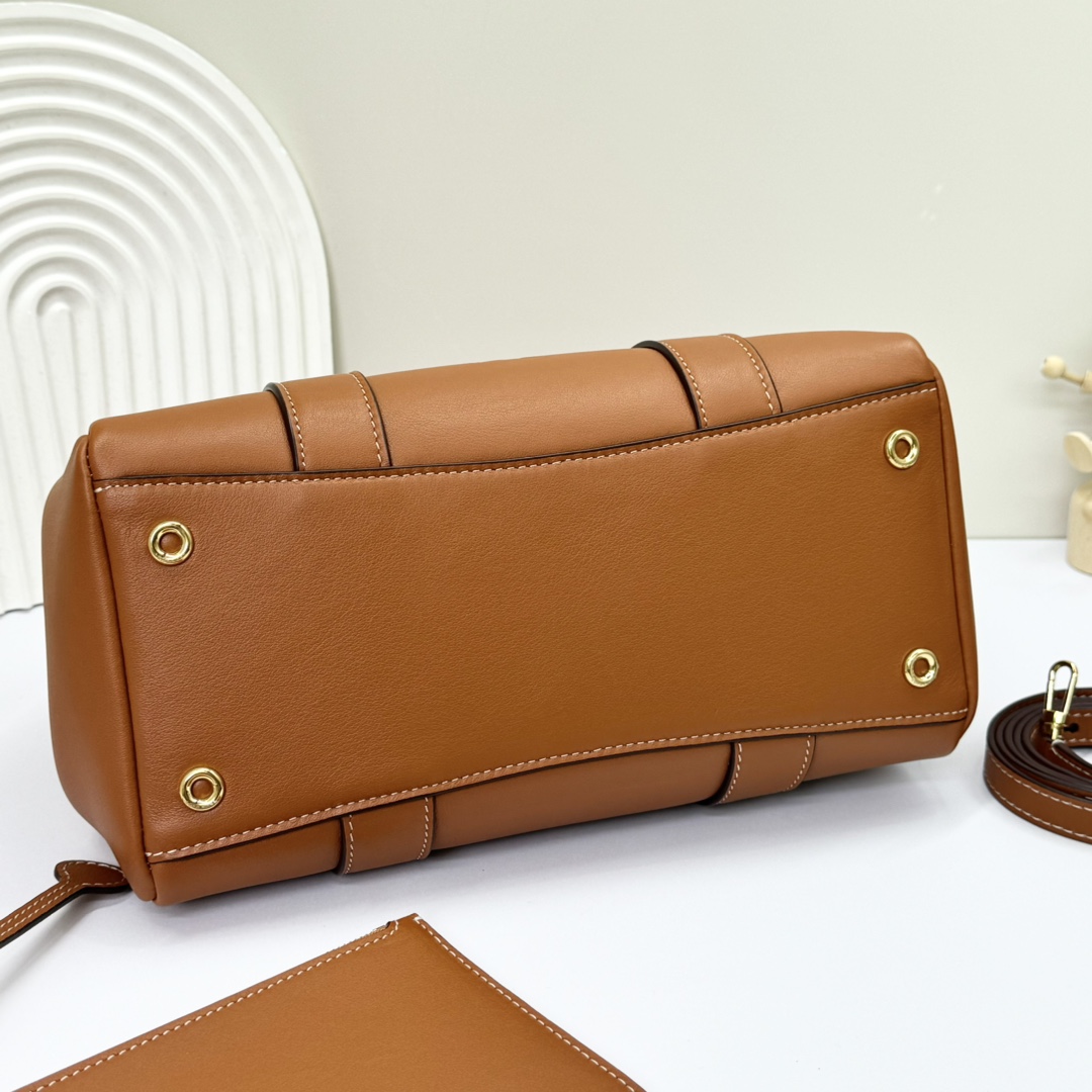 Loro Piana Loom bag L25 Calfskin Warm Tan/Sun Gold | Loro Piana FR