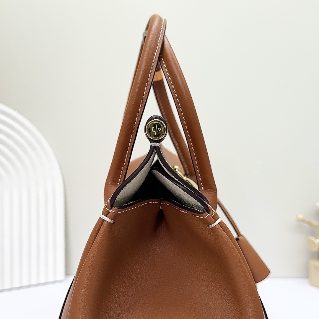 Loro Piana Loom bag L25 Calfskin Warm Tan/Sun Gold | Loro Piana FR