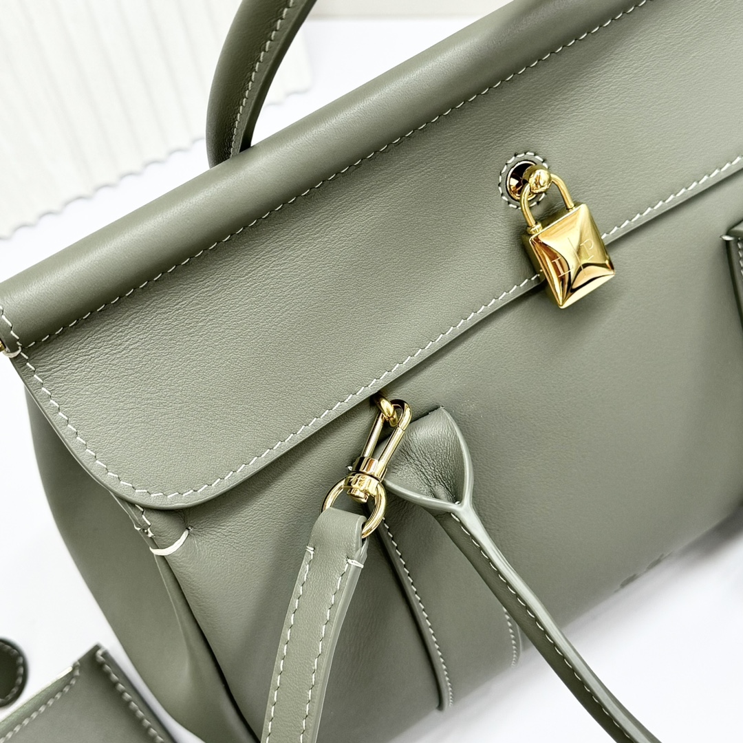 Loro Piana green Loom L25 Tote Bag in Leather For Women