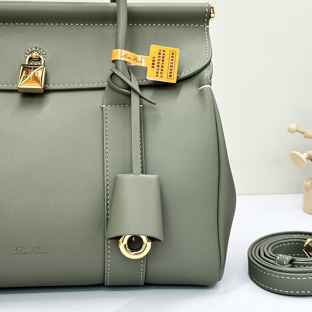 Loro Piana green Loom L25 Tote Bag in Leather For Women
