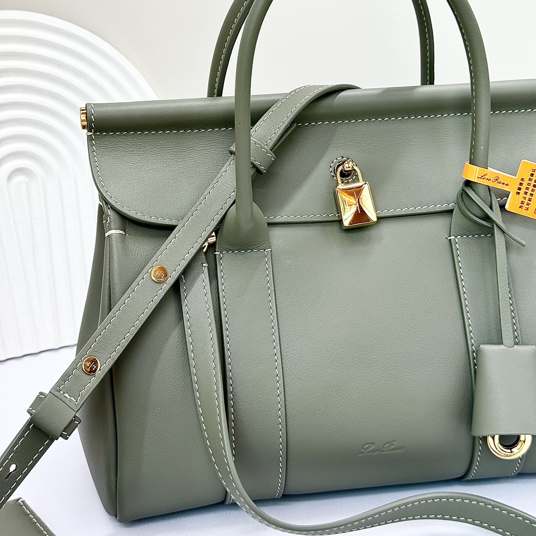 Loro Piana green Loom L25 Tote Bag in Leather For Women