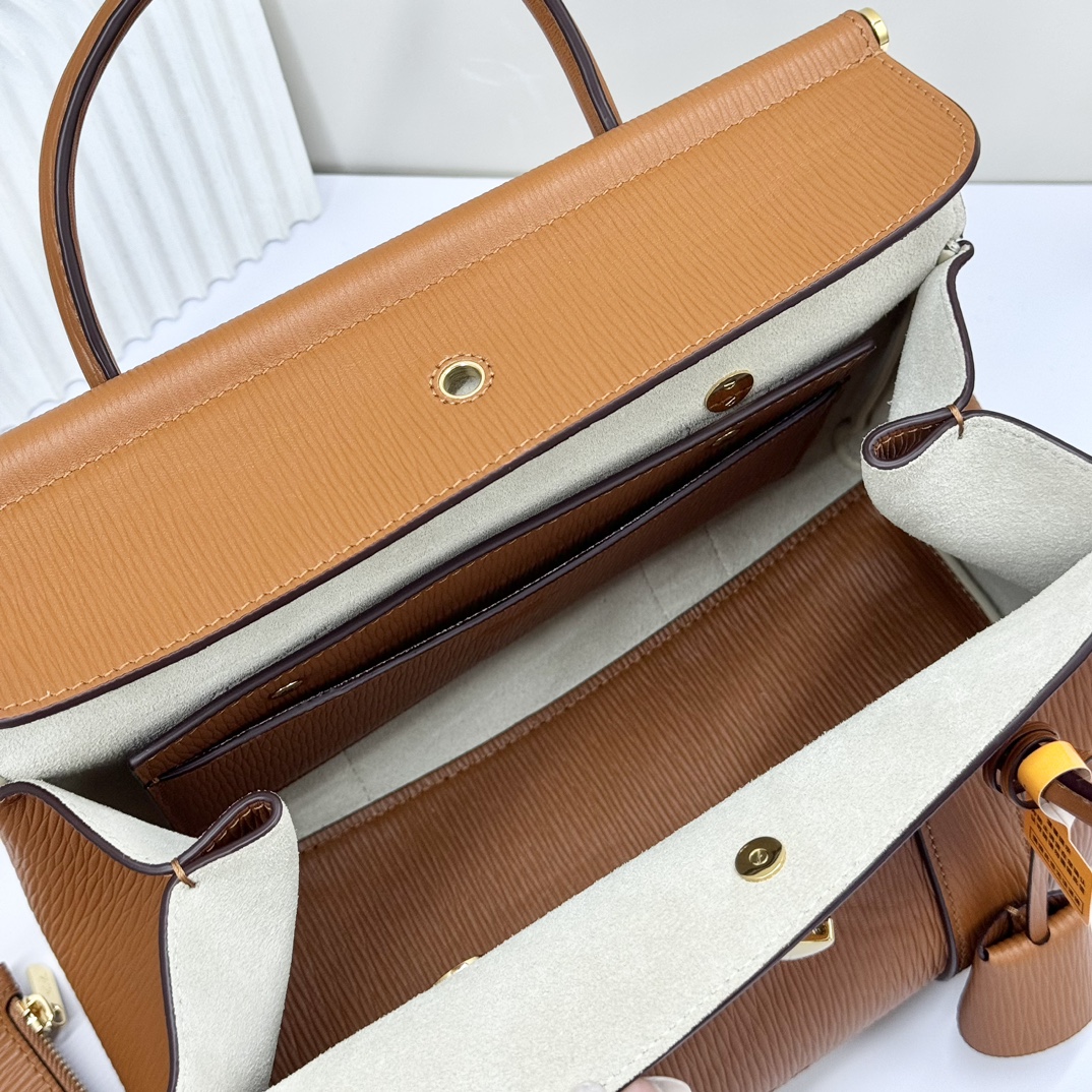 Buy Loro Piana brown Loom L25 Tote Bag in Leather For Women