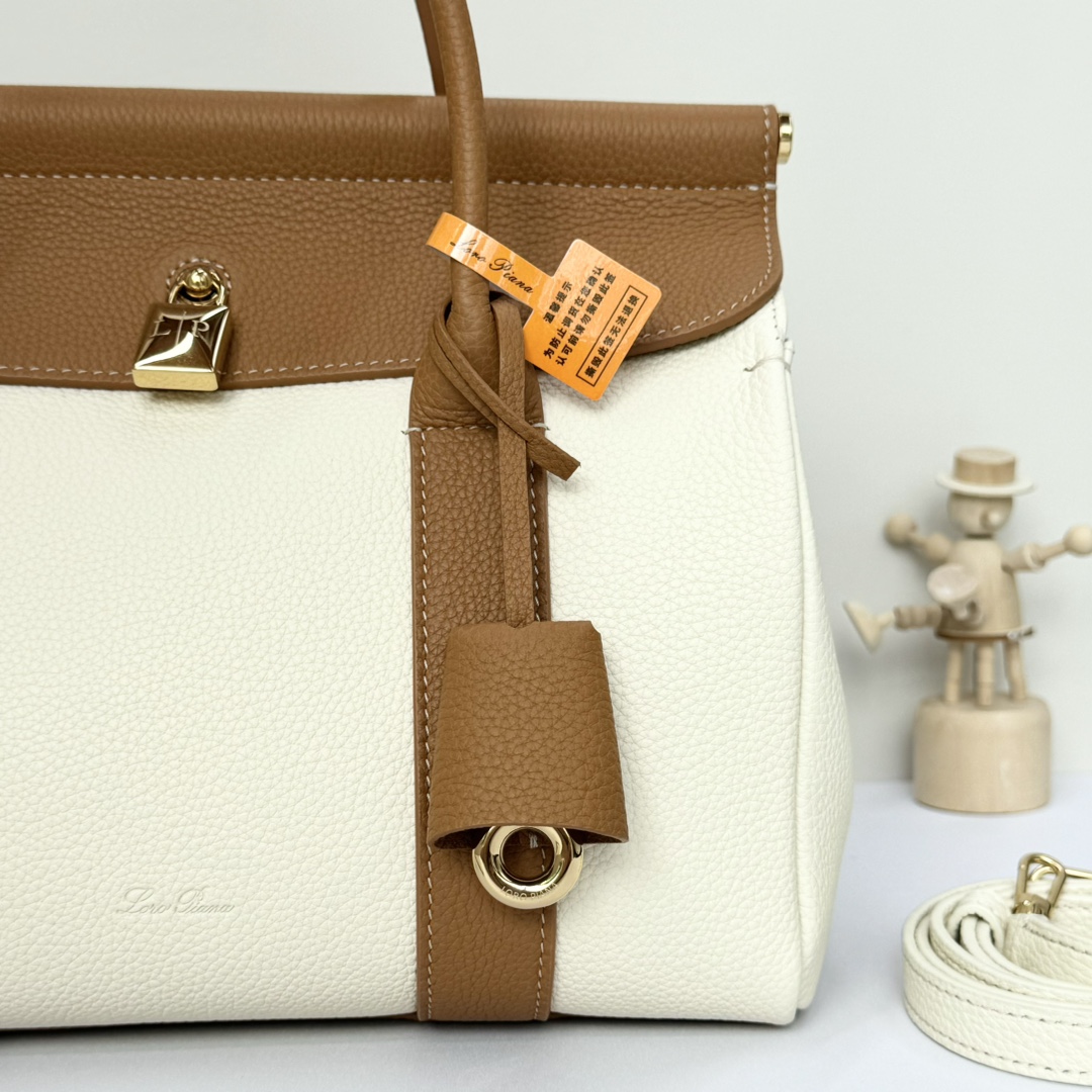 Loro Piana Loom bag L32 Calfskin Whisper White/Wheat Bran/Sun Gold |