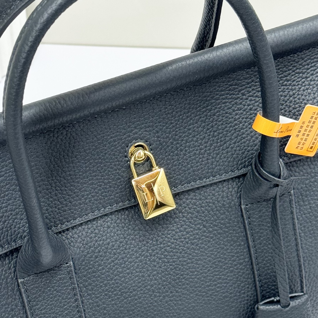 Loro Piana Loom bag L32 Smooth Calfskin Black | Loro Piana US