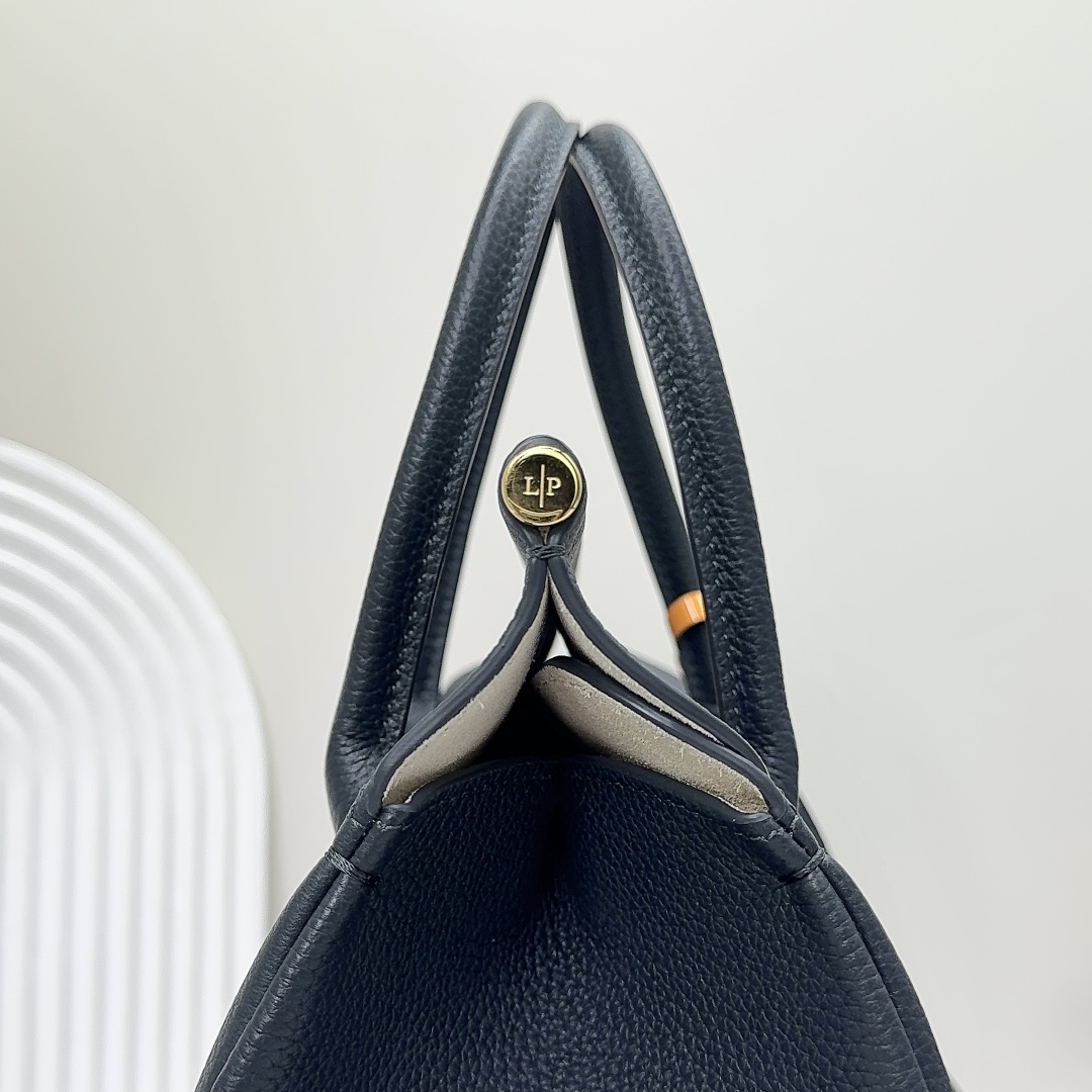 Loro Piana Loom bag L32 Smooth Calfskin Black | Loro Piana US