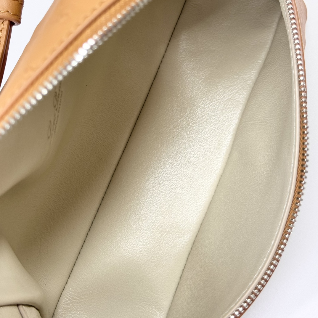 L19 Extra Pocket Tan Ostrich Leather Crossbodyy bag brown