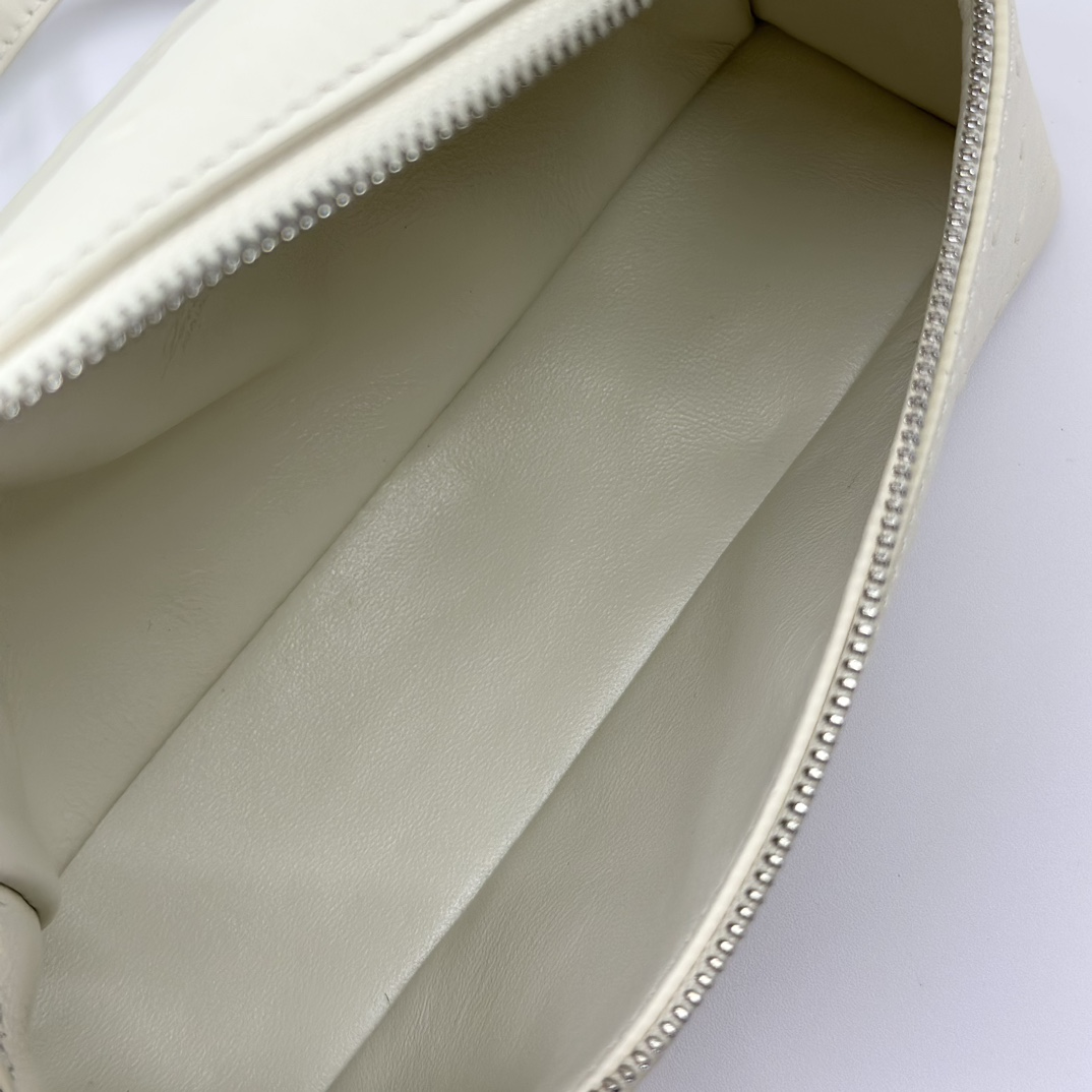 L19 Extra Pocket Tan Ostrich Leather Crossbodyy bag white