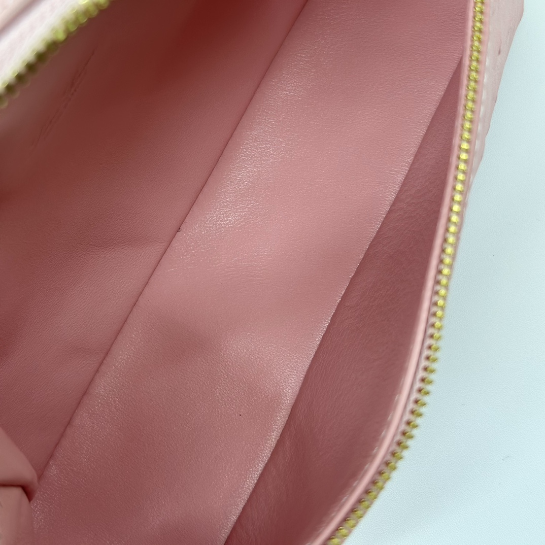 Extra pocket leather handbag Loro Piana pink in Leather