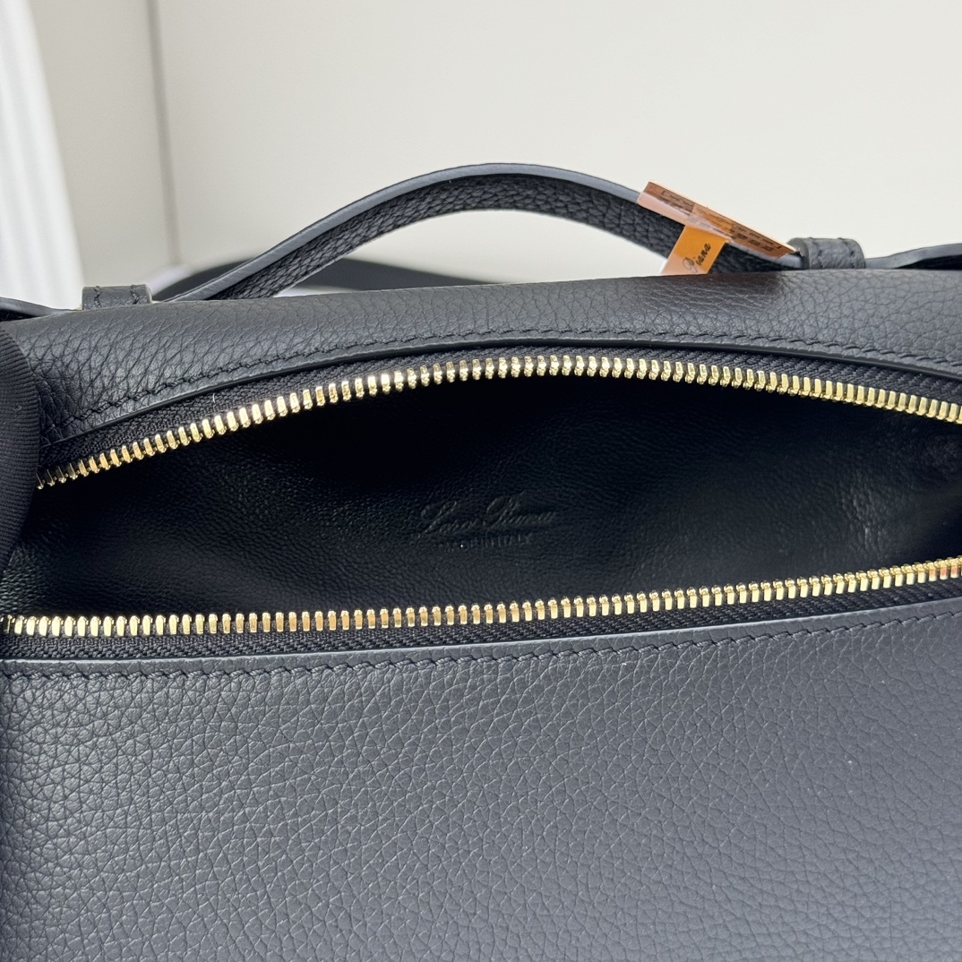 Loro Piana Extra Pocket backpack L23.5 Grained Calfskin Blue Navy/Sun