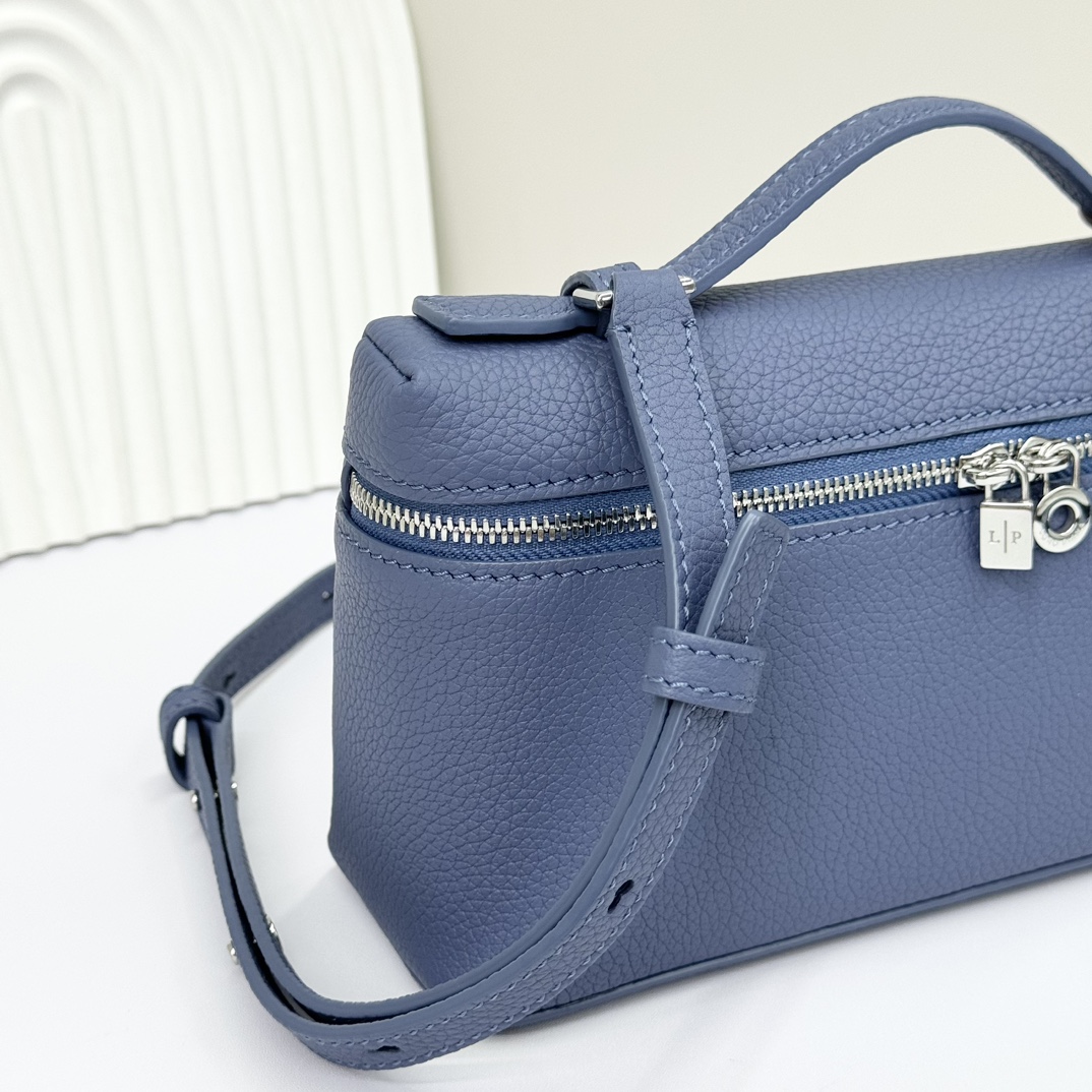Extra pocket leather handbag Loro Piana Blue in Leather