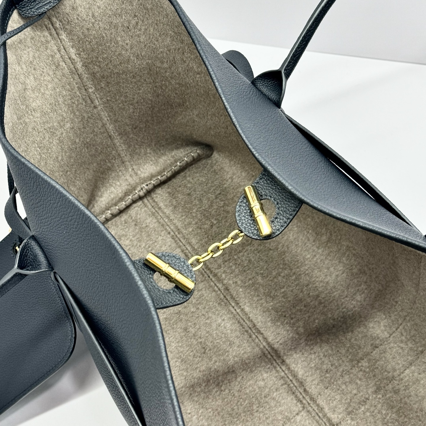 Loro Piana Ghiera Shopper Large Calfskin Blue Navy/Sun Gold | Loro Pian