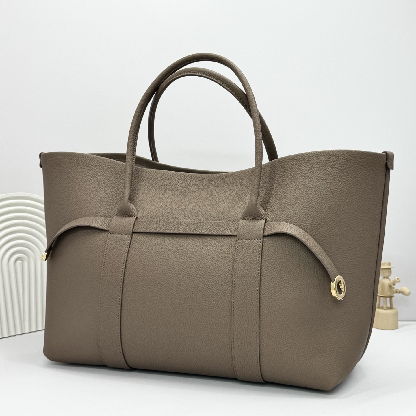 Loro Piana Ghiera leather-buckle Shopper Bag | Brown