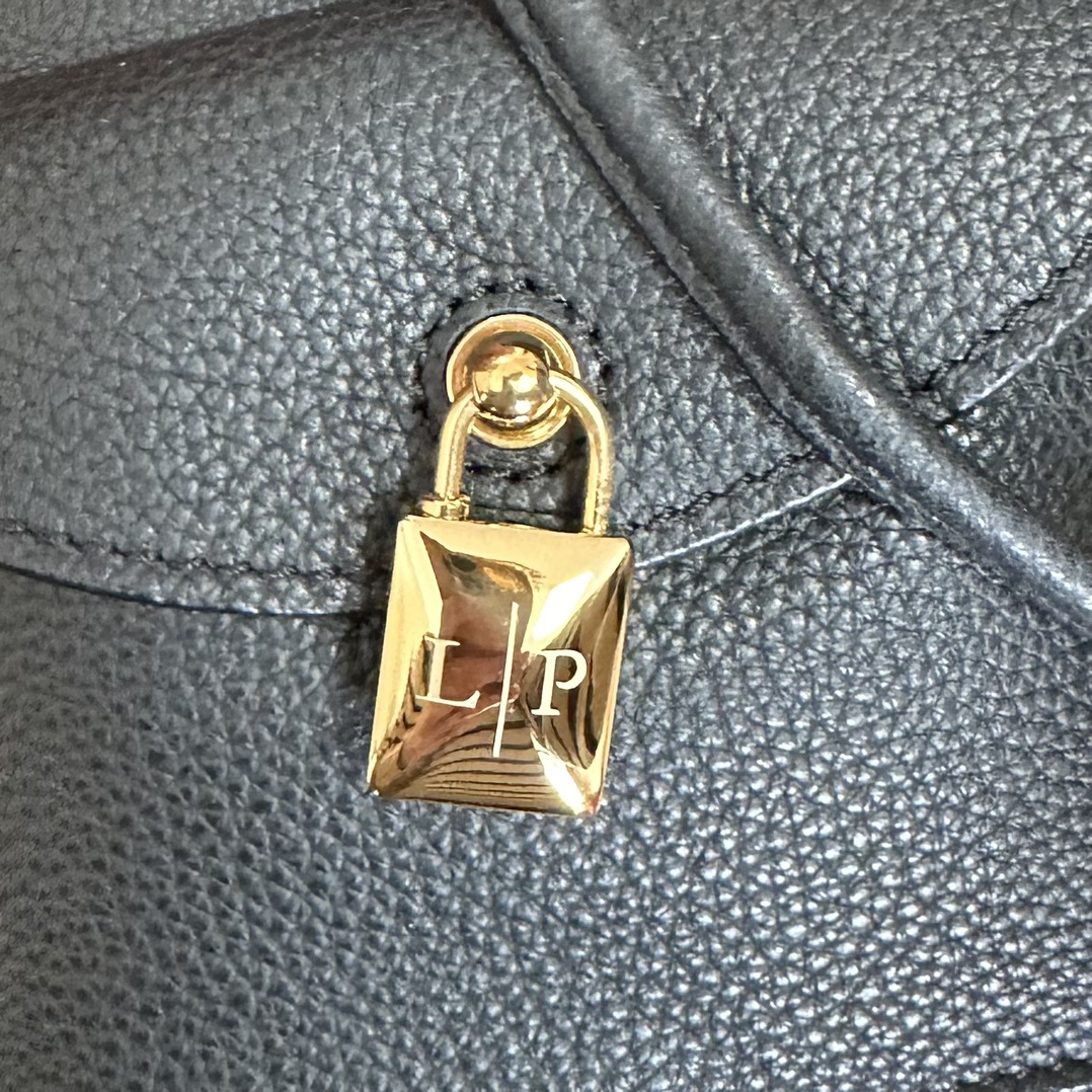Loro Piana Extra Drawstring backpack L27 Calfskin Blue Navy/Sun Gold |