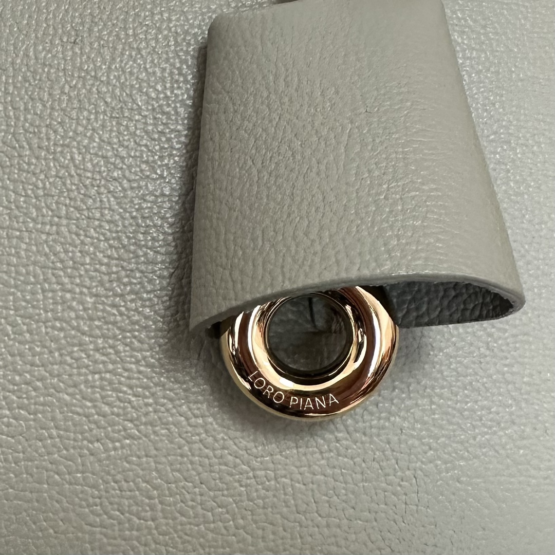 Loro Piana Extra Bag L27 Textured Calfskin Cayenne | Loro Piana