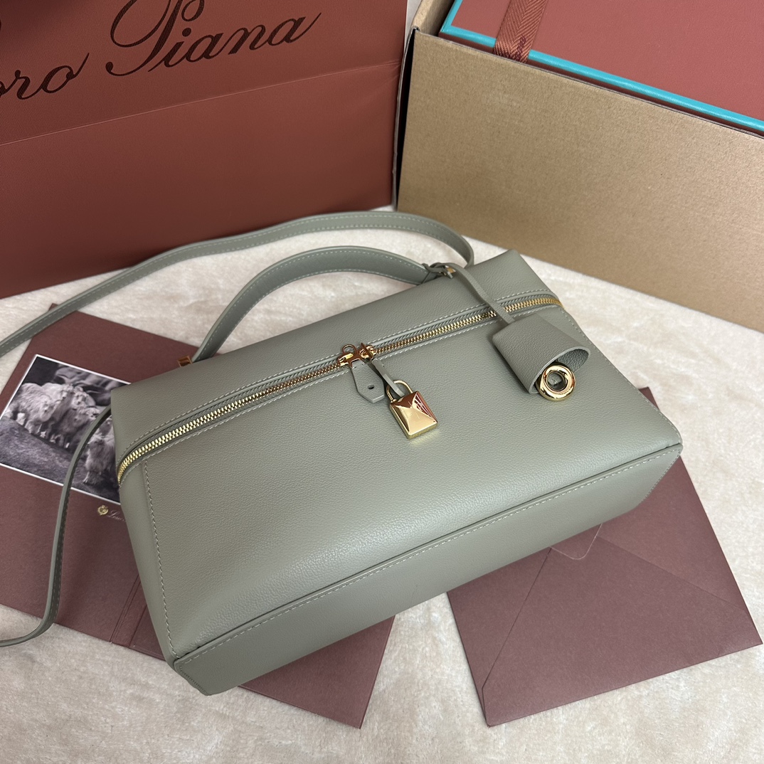 Loro Piana Extra Bag L27 Textured Calfskin Cayenne | Loro Piana