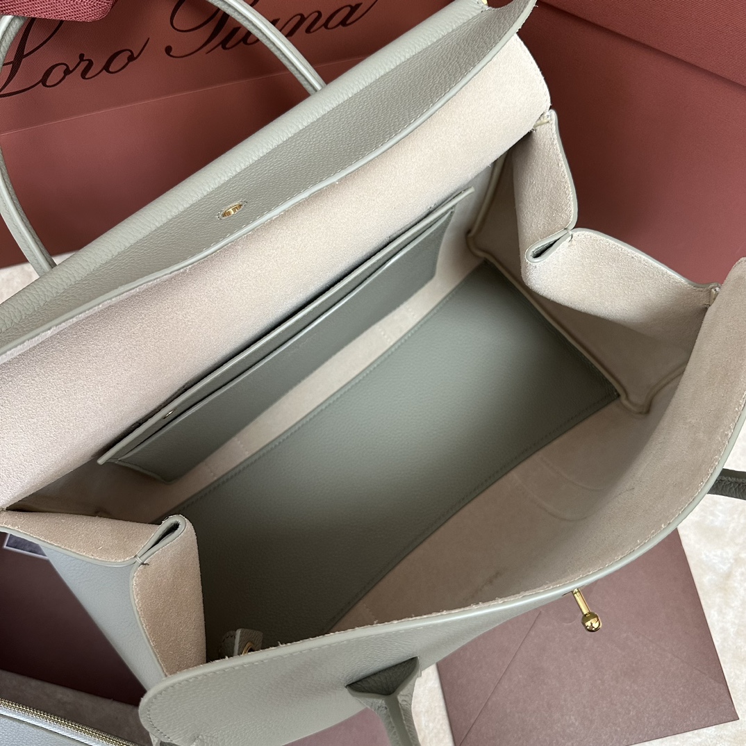 Loro Piana Green Loom L25 Tote Bag in Leather for Women