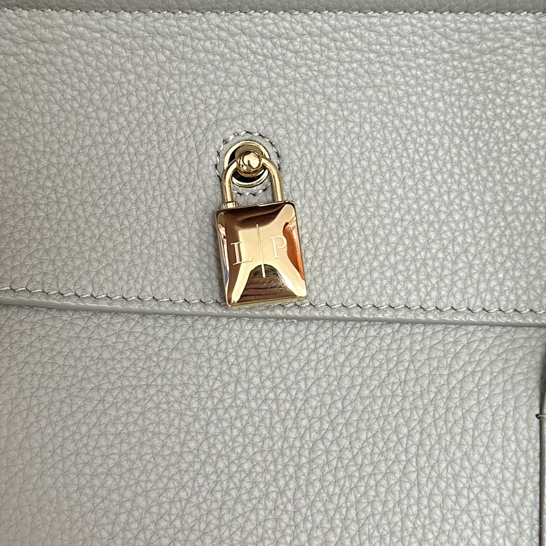 Loro Piana Green Loom L25 Tote Bag in Leather for Women