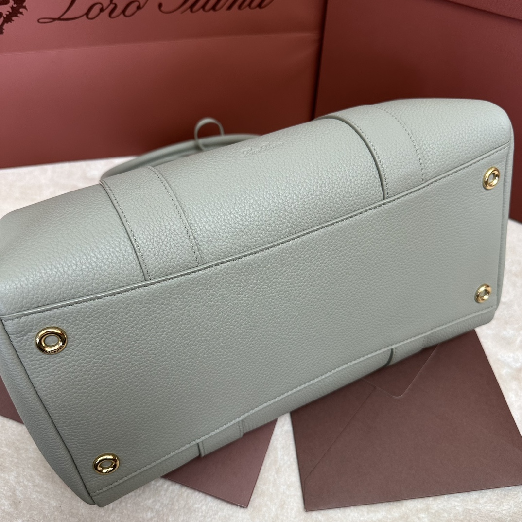 Loro Piana Green Loom L25 Tote Bag in Leather for Women