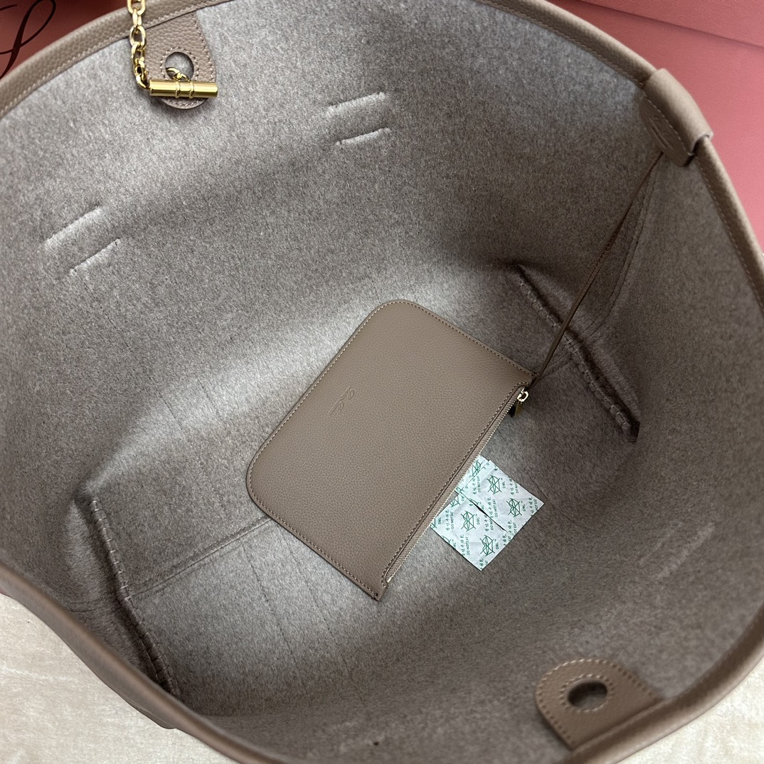 Loro Piana Ghiera leather-buckle Shopper Bag | Brown