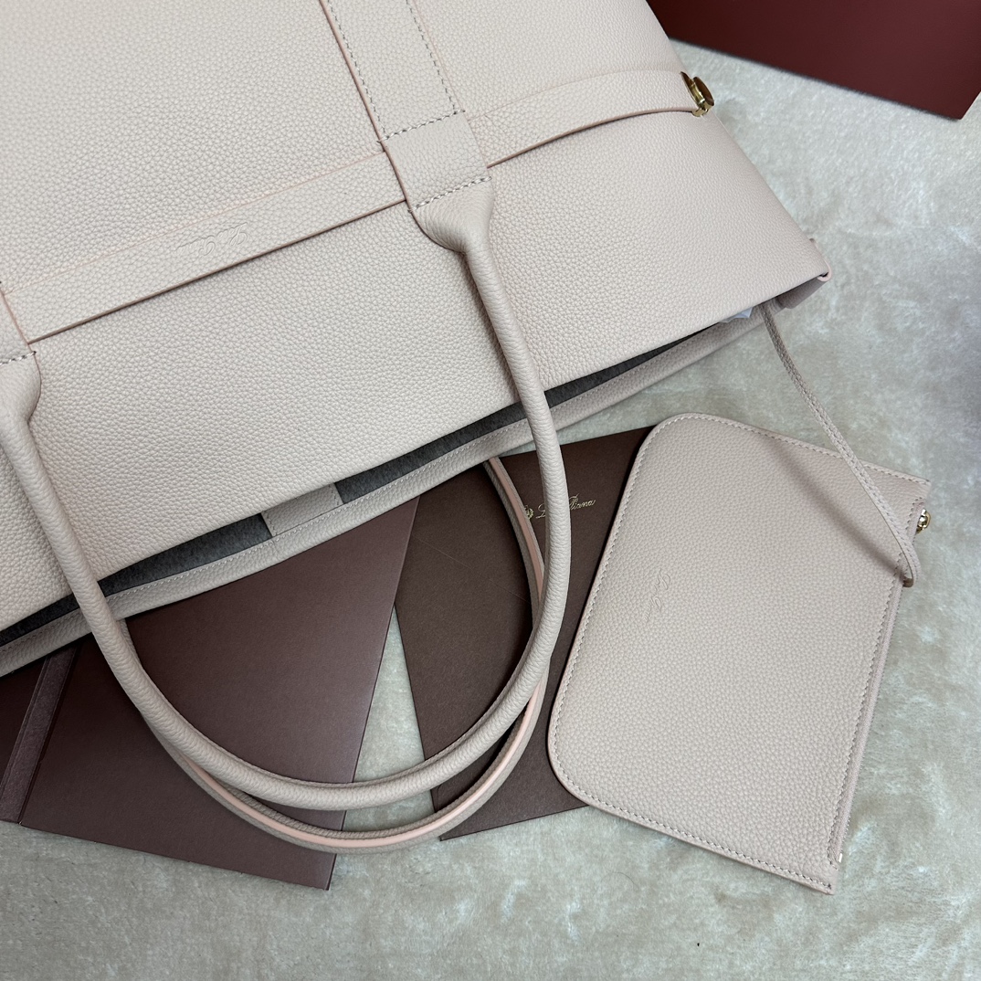 Loro Piana Ghiera calfskin-leather Shopper Bag | Neutrals