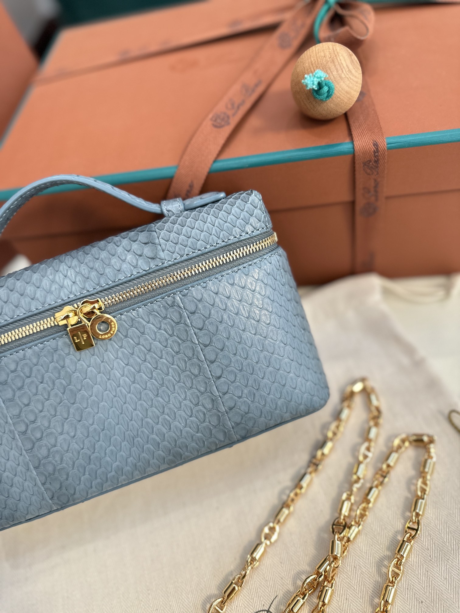 Loro Piana Extra Pocket L19 Lizard Leather blue sky Lagoon/Sun Gold | Loro