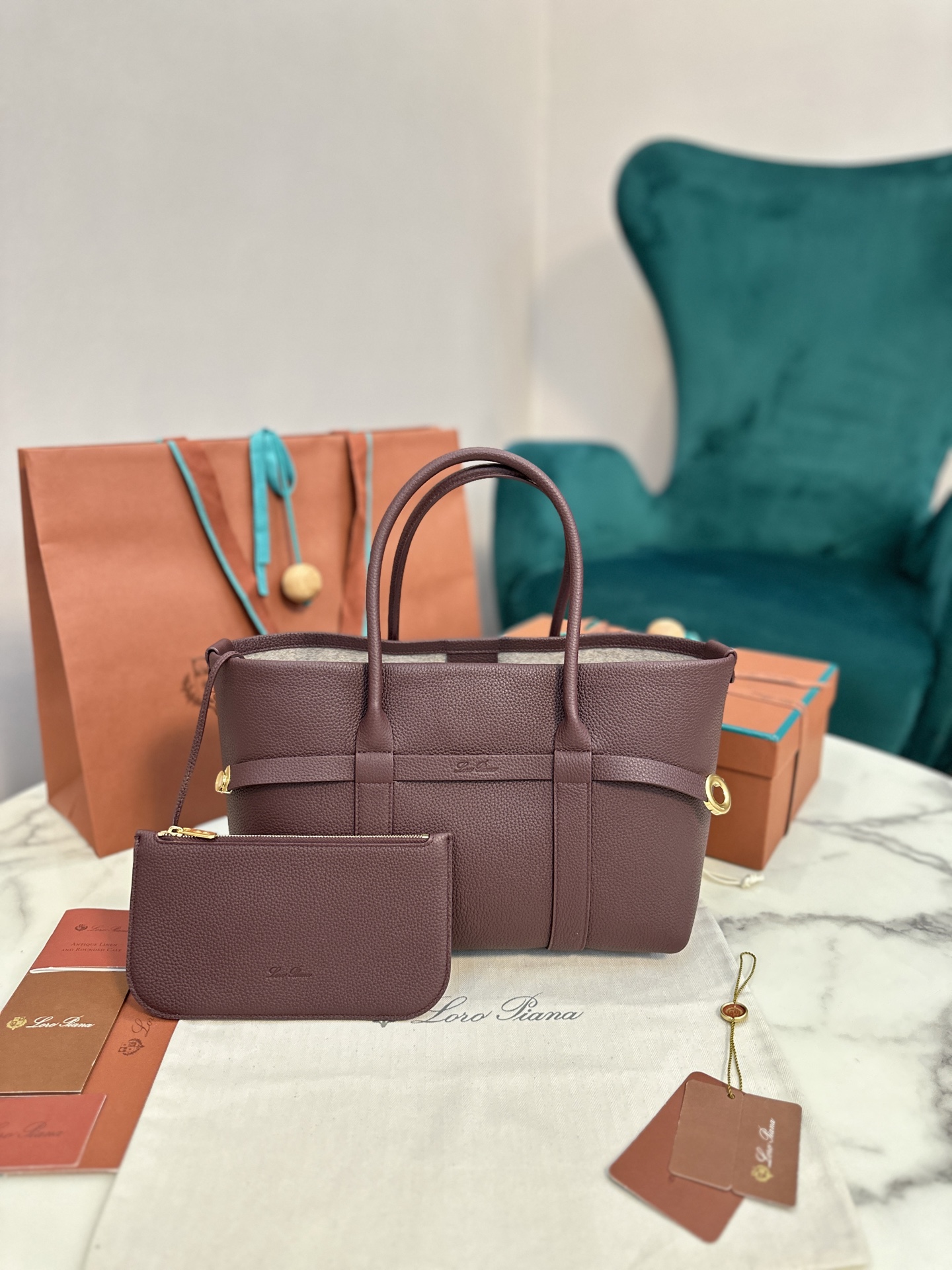 Loro Piana Ghiera Shopper Large Calfskin Azuki Beans/Sun Gold | Loro