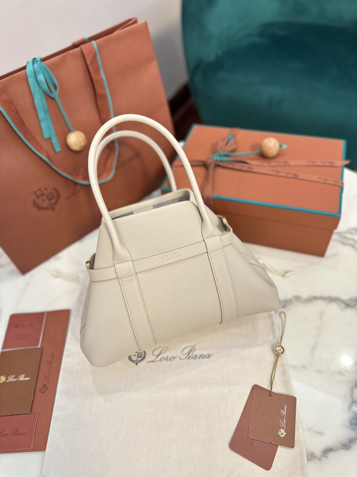Loro Piana Ghiera calfskin-leather Shopper Bag | Neutrals |