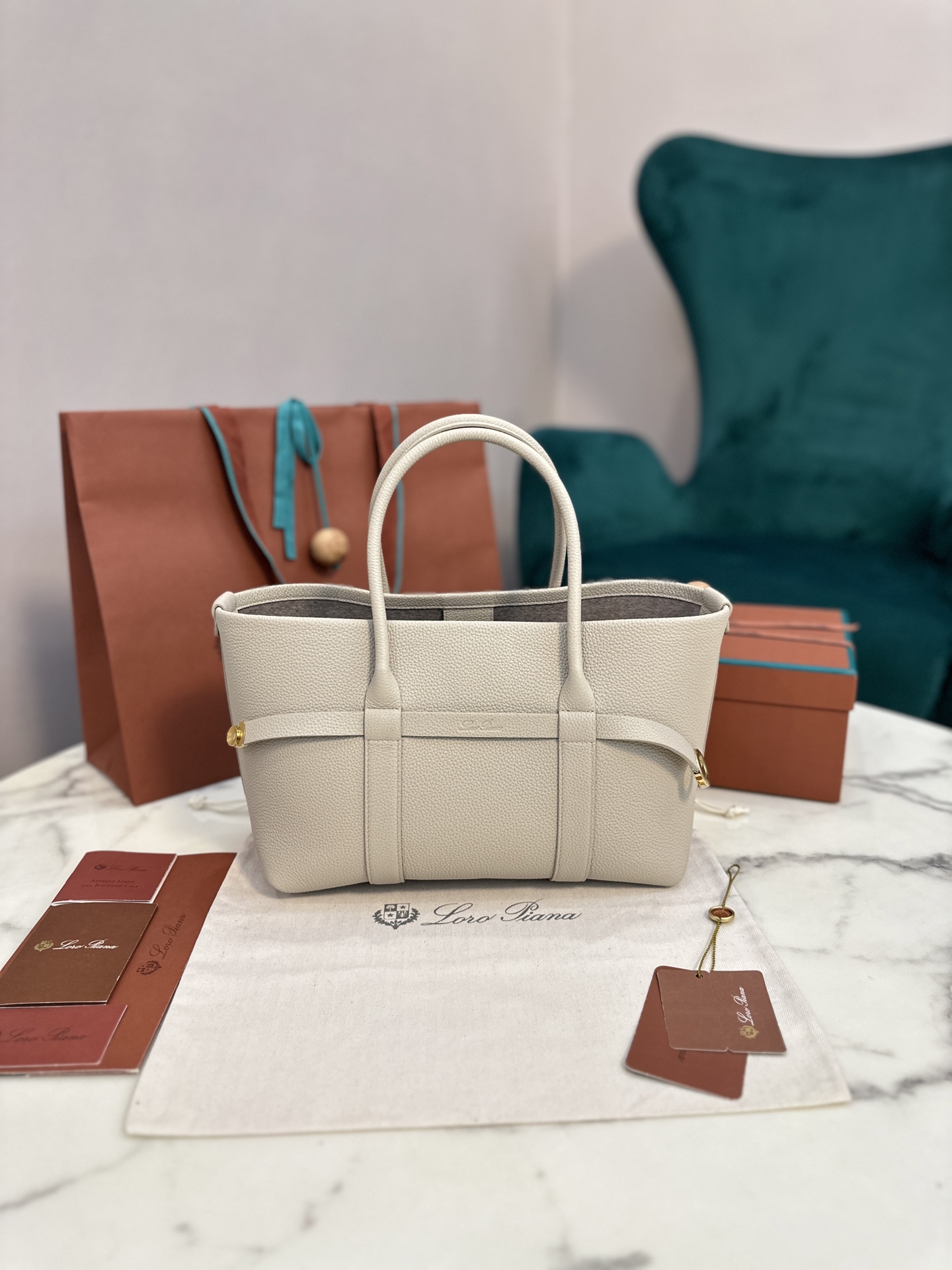 Loro Piana Ghiera calfskin-leather Shopper Bag | Neutrals |